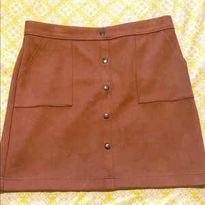 2/$20 Versona Tan/Brown Button Stud Faux Suede Skirt, Large, EUC, stretchy!